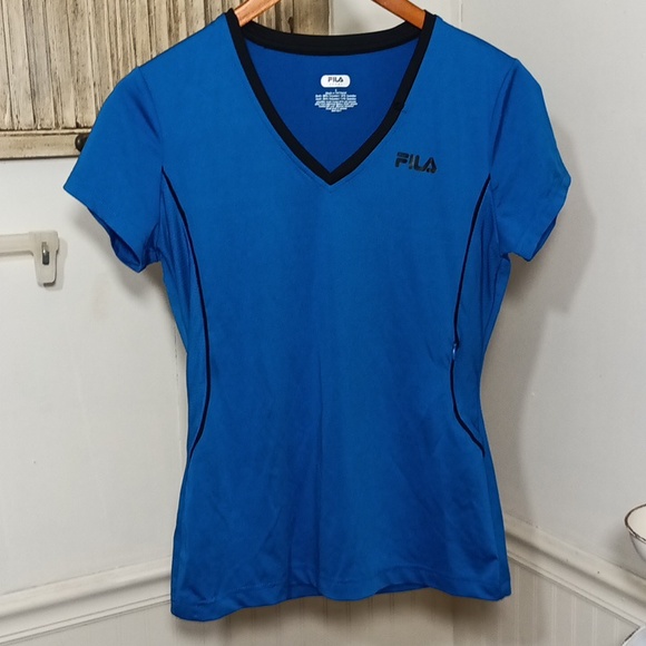 Fila Tops - 🟢4oz (182) Fila sport athletic short sleeve tee
